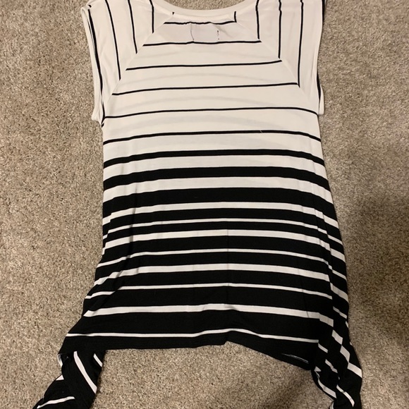 small top - Picture 3 of 3